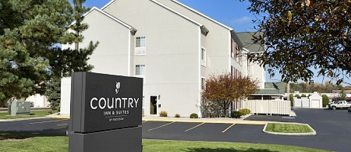 Country Inn & Suites Toledo