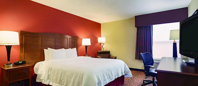 Hampton Inn Shawnee