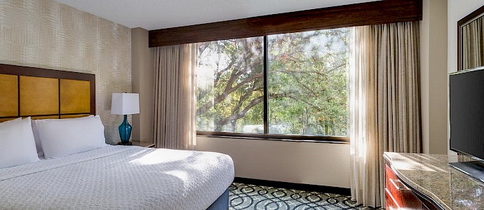 Embassy Suites Dallas Love Field