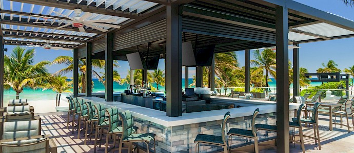 Newly Renovated! - Courtyard Oceanside Fort Lauderdale Beach