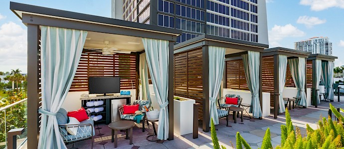 Newly Renovated! - Courtyard Oceanside Fort Lauderdale Beach