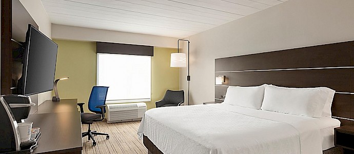 Holiday Inn Express & Suites Fort Myers East