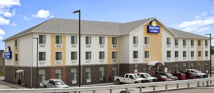 Days Inn & Suites Belmont