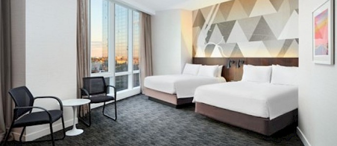 Courtyard Long Island City - New York Manhattan View