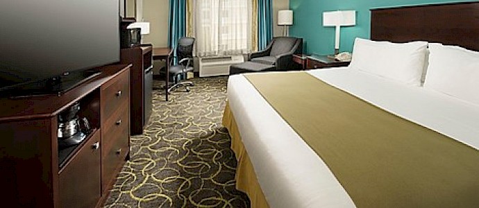 Holiday Inn Express & Suites DFW Airport - Grapevine