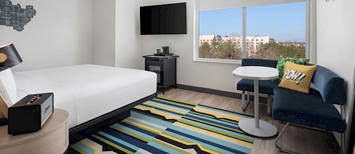 Aloft Shenandoah Woodlands Area