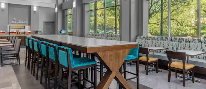 Hampton Inn & Suites Arlington Crystal City DCA