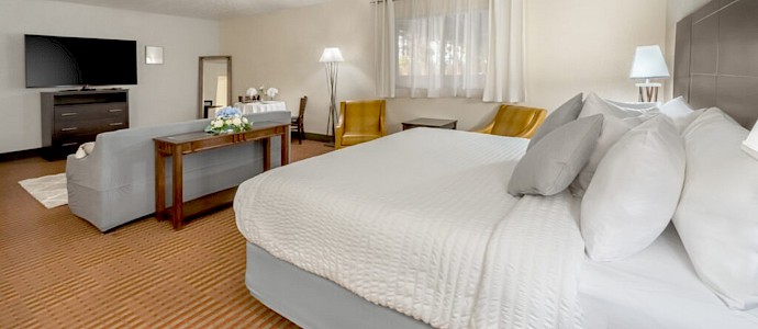 The Grand Williston Hotel & Conference Center