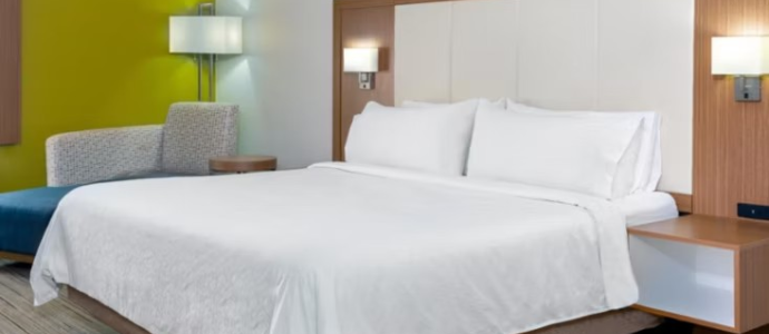 Holiday Inn Express & Suites Naples North Bonita Springs